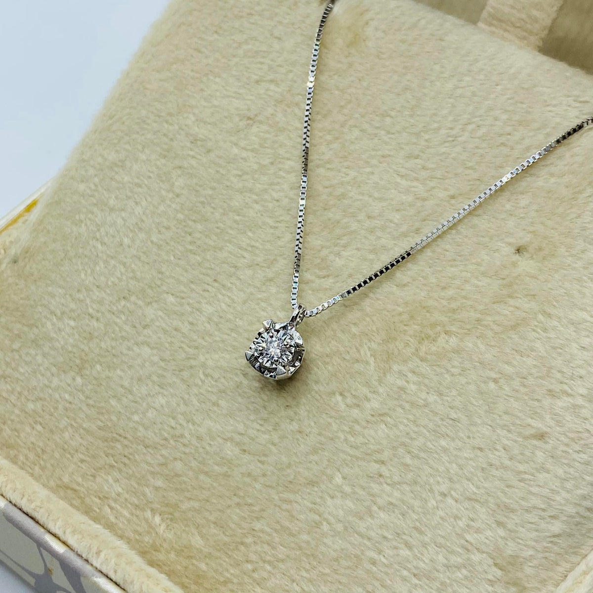 Collana Punto Luce Donna Oro 18KT con Diamante Ct 0.05