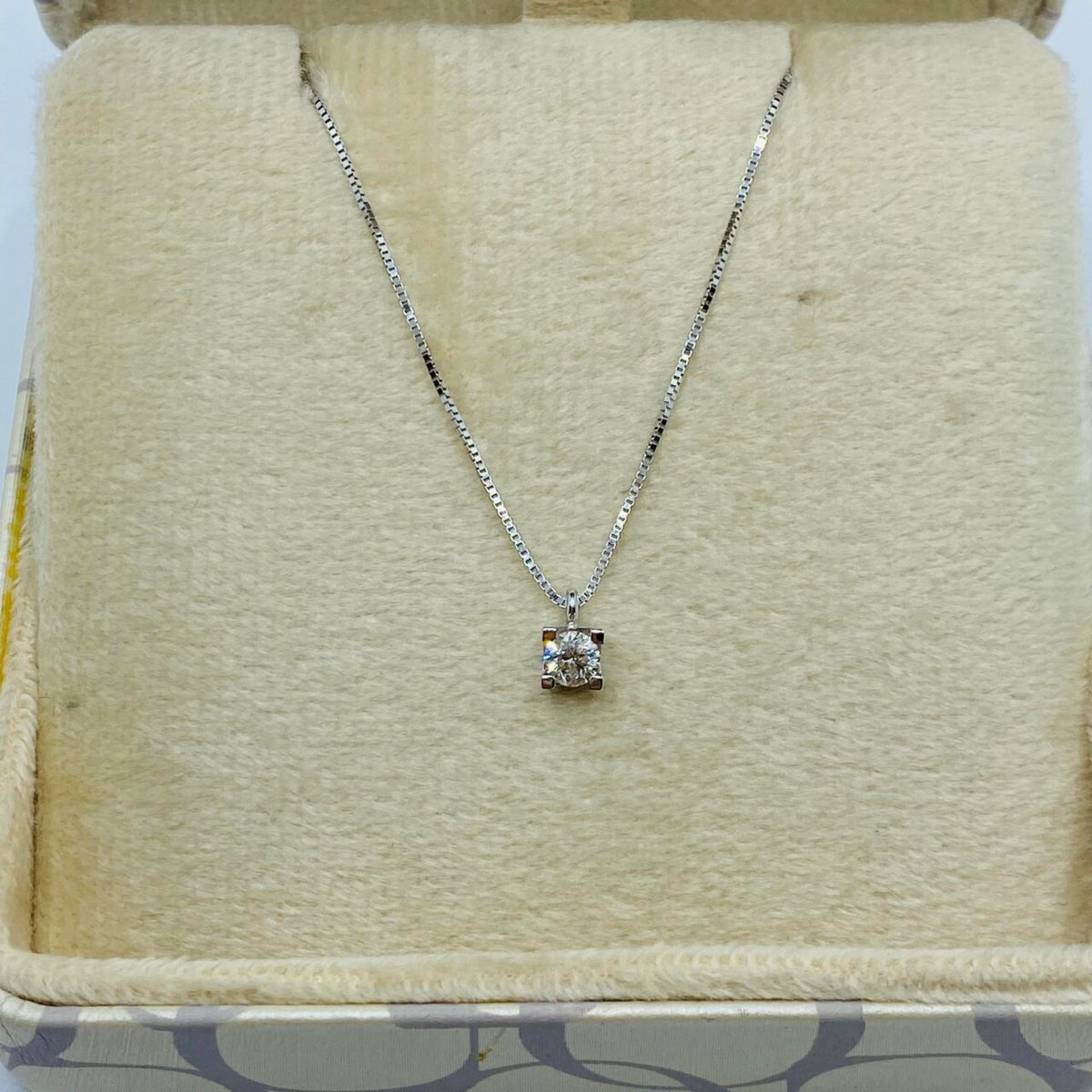 Collana Punto Luce Donna Oro 18KT con Diamante Ct 0.17