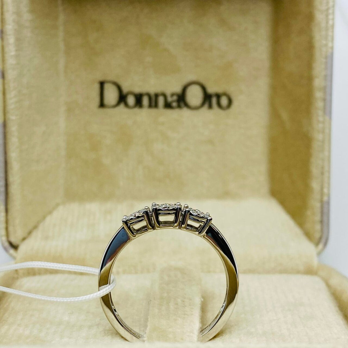Anello Trilogy Donna Oro 18KT con Diamanti Ct 0.09
