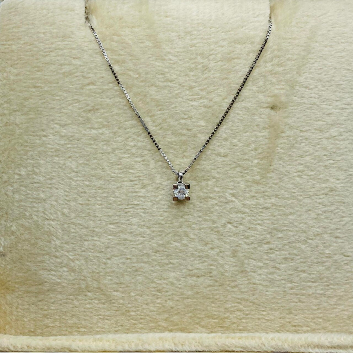 Collana Punto Luce Donna Oro 18KT con Diamante Ct 0.06