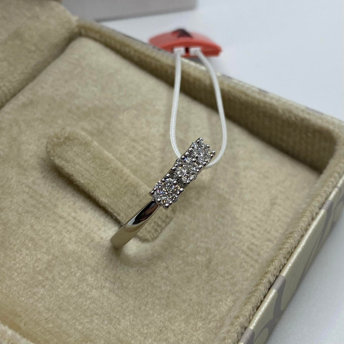 Anello Trilogy Donna Oro 18KT con Diamanti Ct 0.20