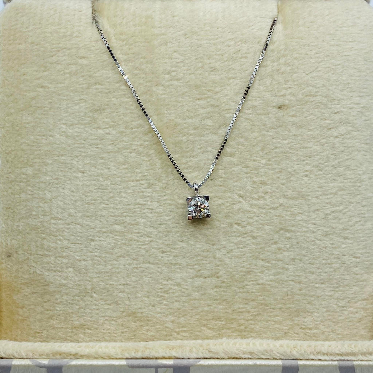Collana Punto Luce Donna Oro 18KT con Diamante Ct 0.19