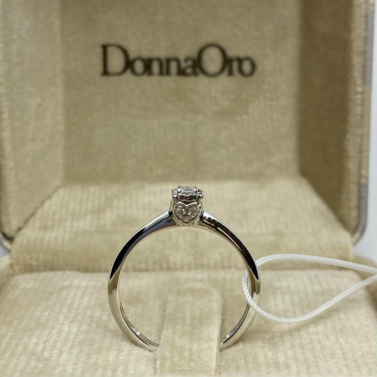 Anello Solitario Donna Oro 18KT con Diamante Ct 0.08