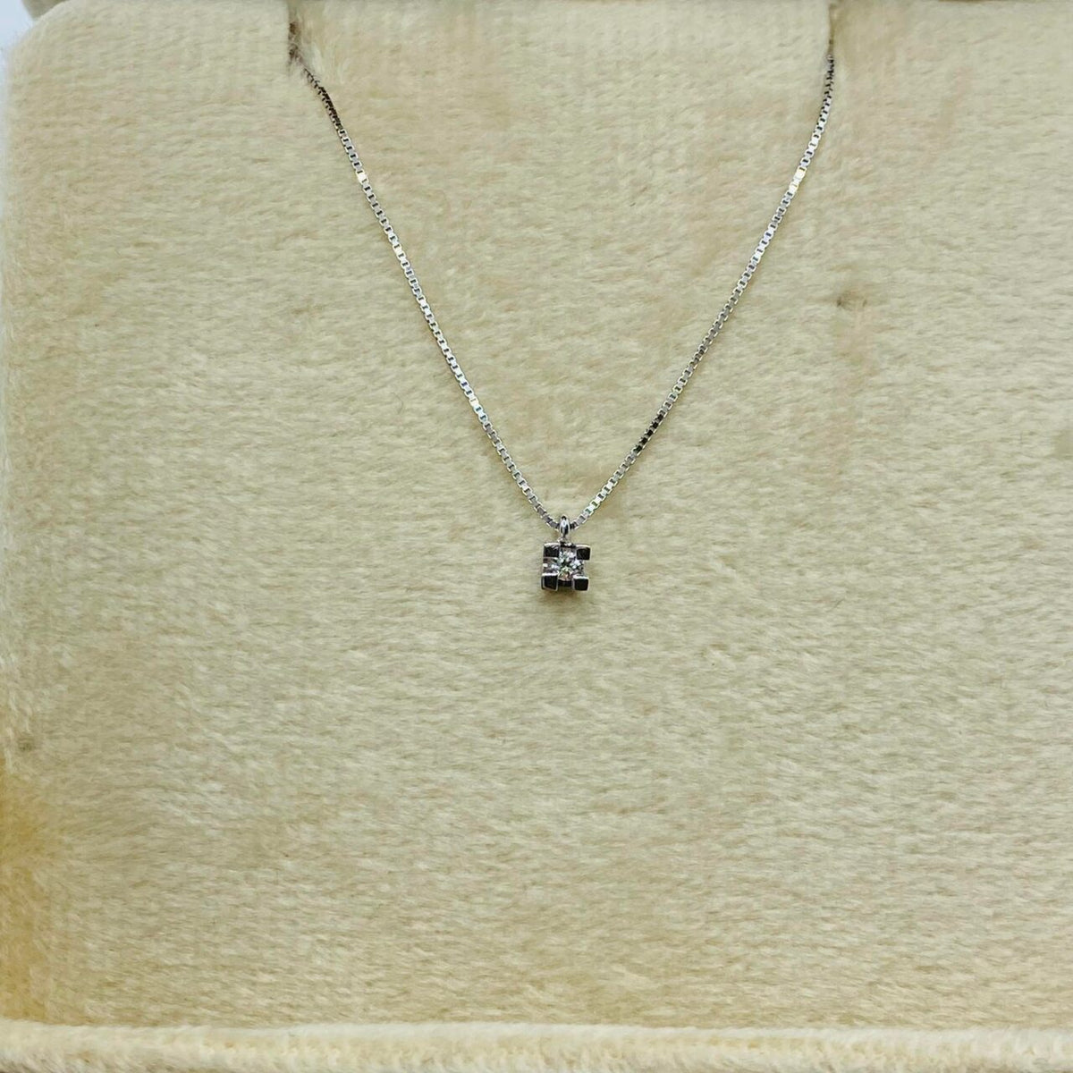 Collana Punto Luce Donna Oro 18KT con Diamante Ct 0.02