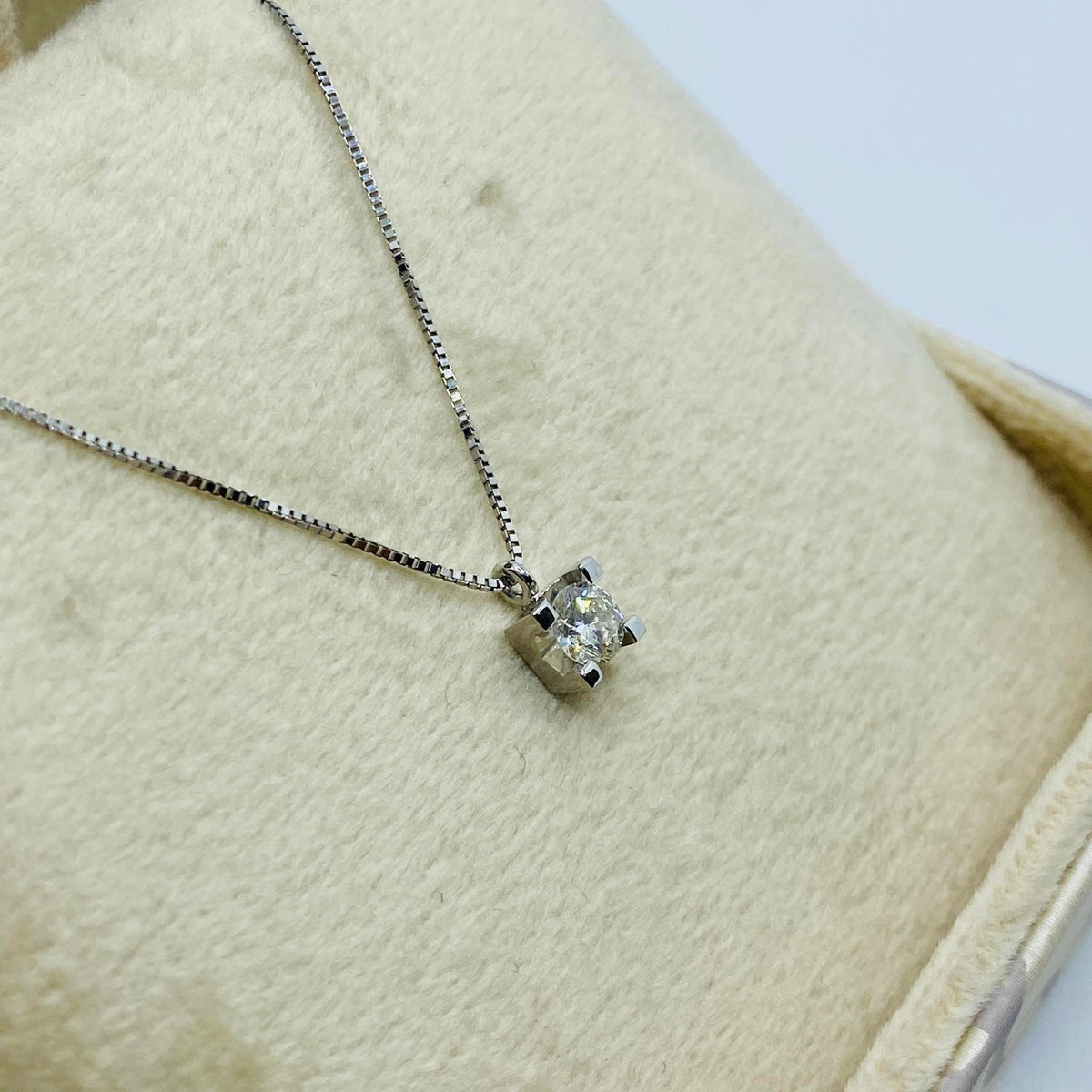 Collana Punto Luce Donna Oro 18KT con Diamante Ct 0.27