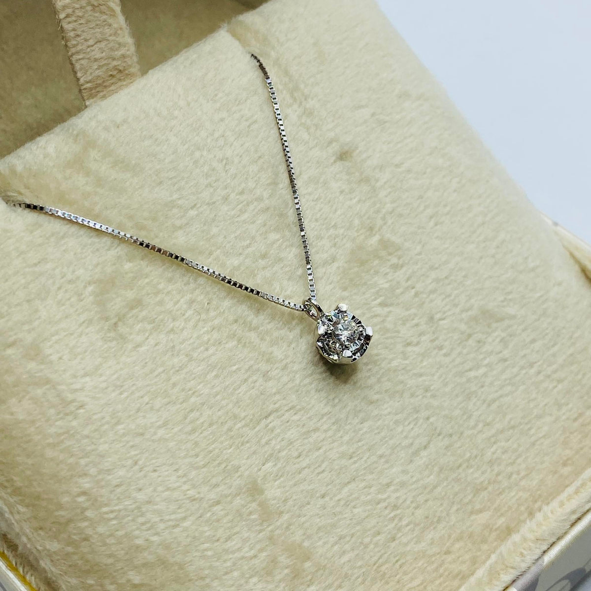 Collana Punto Luce Donna Oro 18KT con Diamante Ct 0.10