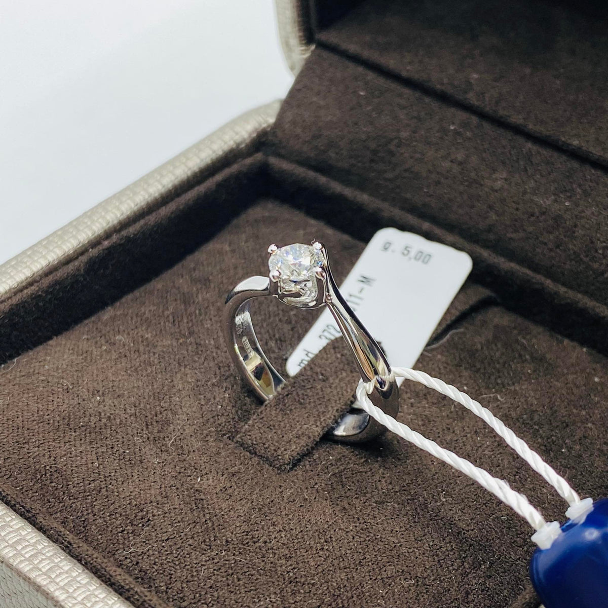 Anello Crivelli Solitario in Oro 18KT e Diamante GIA Ct 0.52