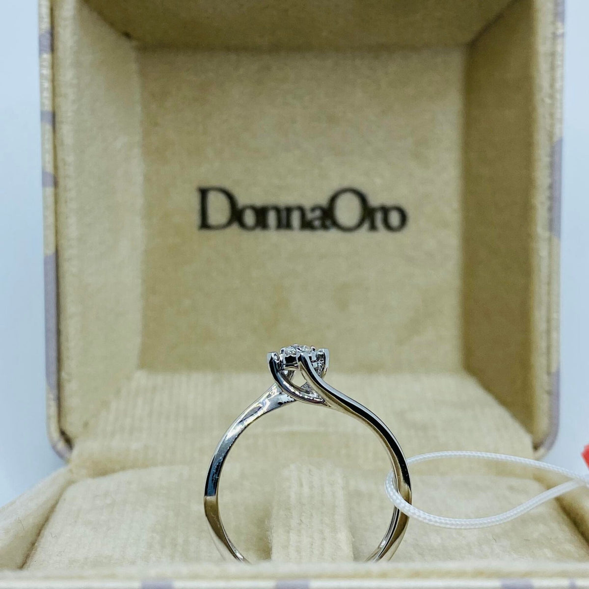 Anello Solitario Donna Oro 18KT con Diamante Ct 0.05