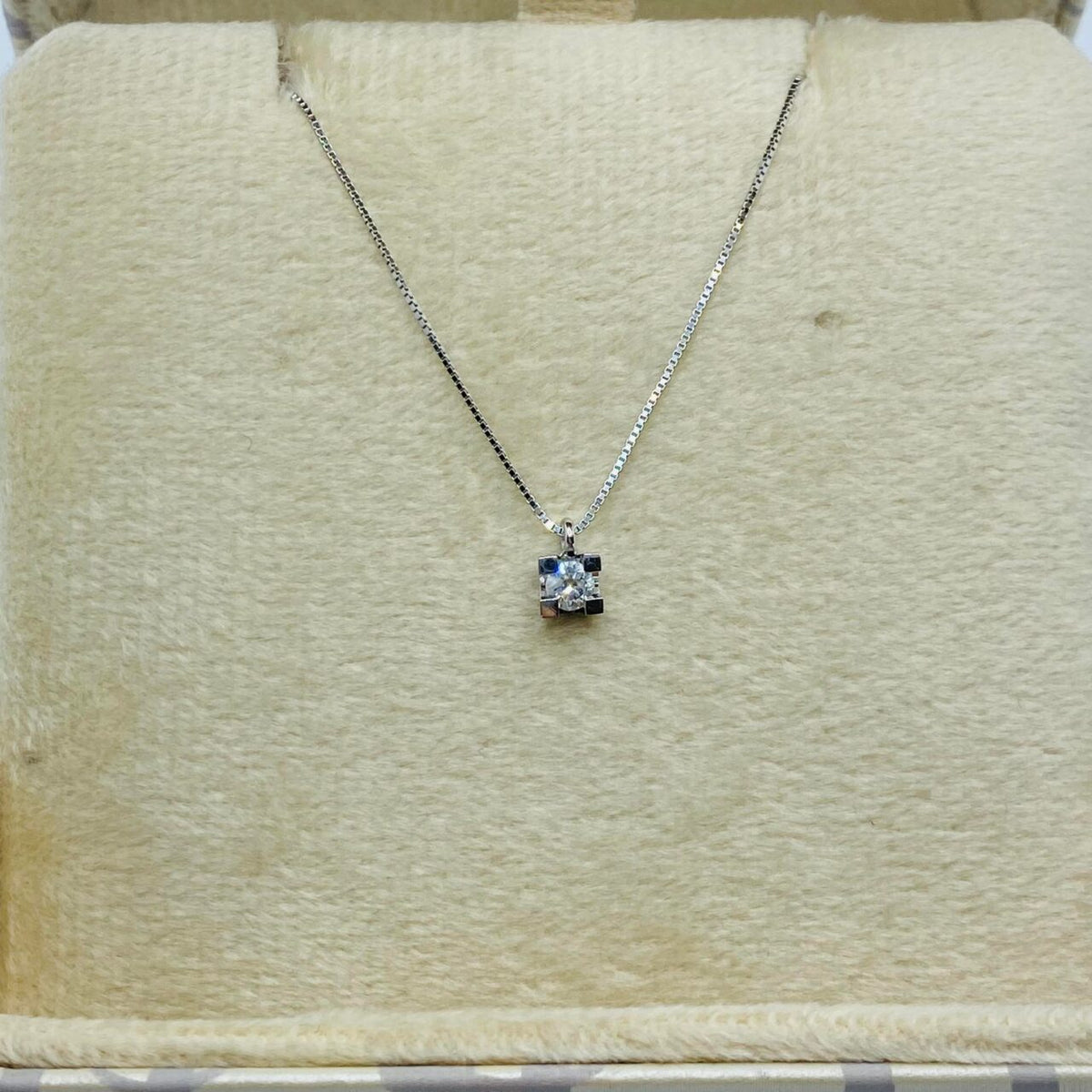Collana Punto Luce Donna Oro 18KT con Diamante Ct 0.08
