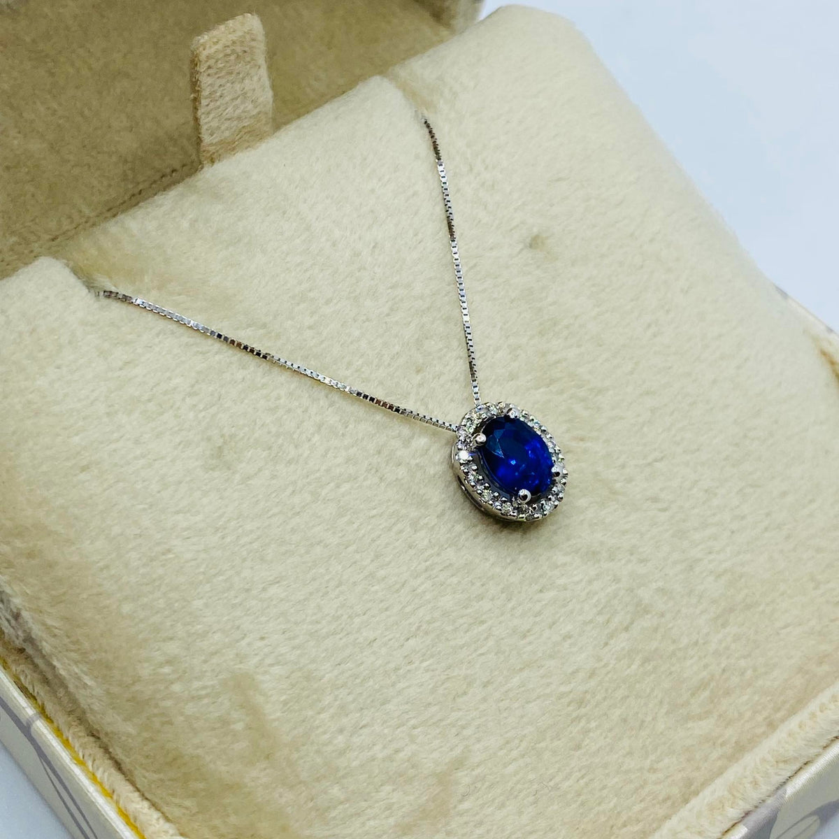Collana Donna Oro 18KT con Zaffiro Ct 0.90 e Diamanti