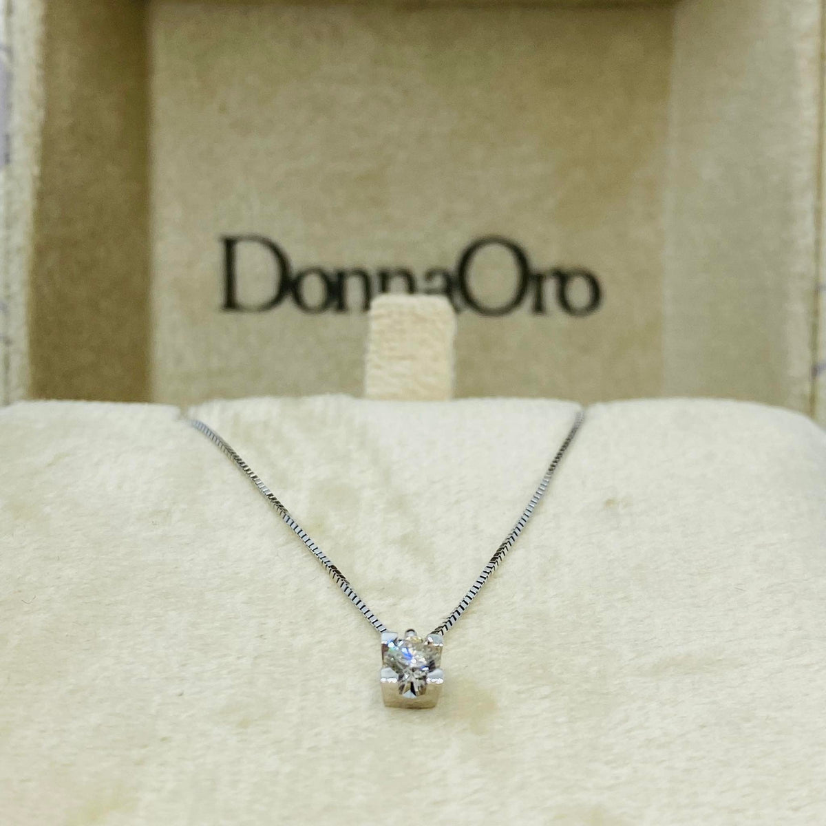 Collana Punto Luce Donna Oro 18KT con Diamante Ct 0.15