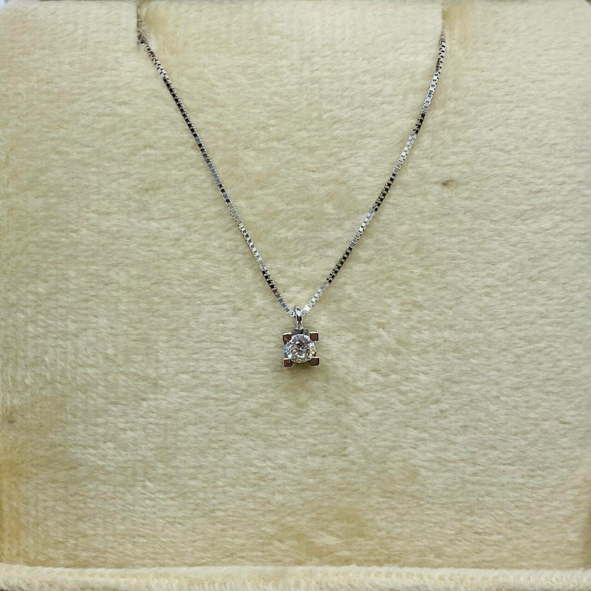 Collana Punto Luce Donna Oro 18KT con Diamante Ct 0.11