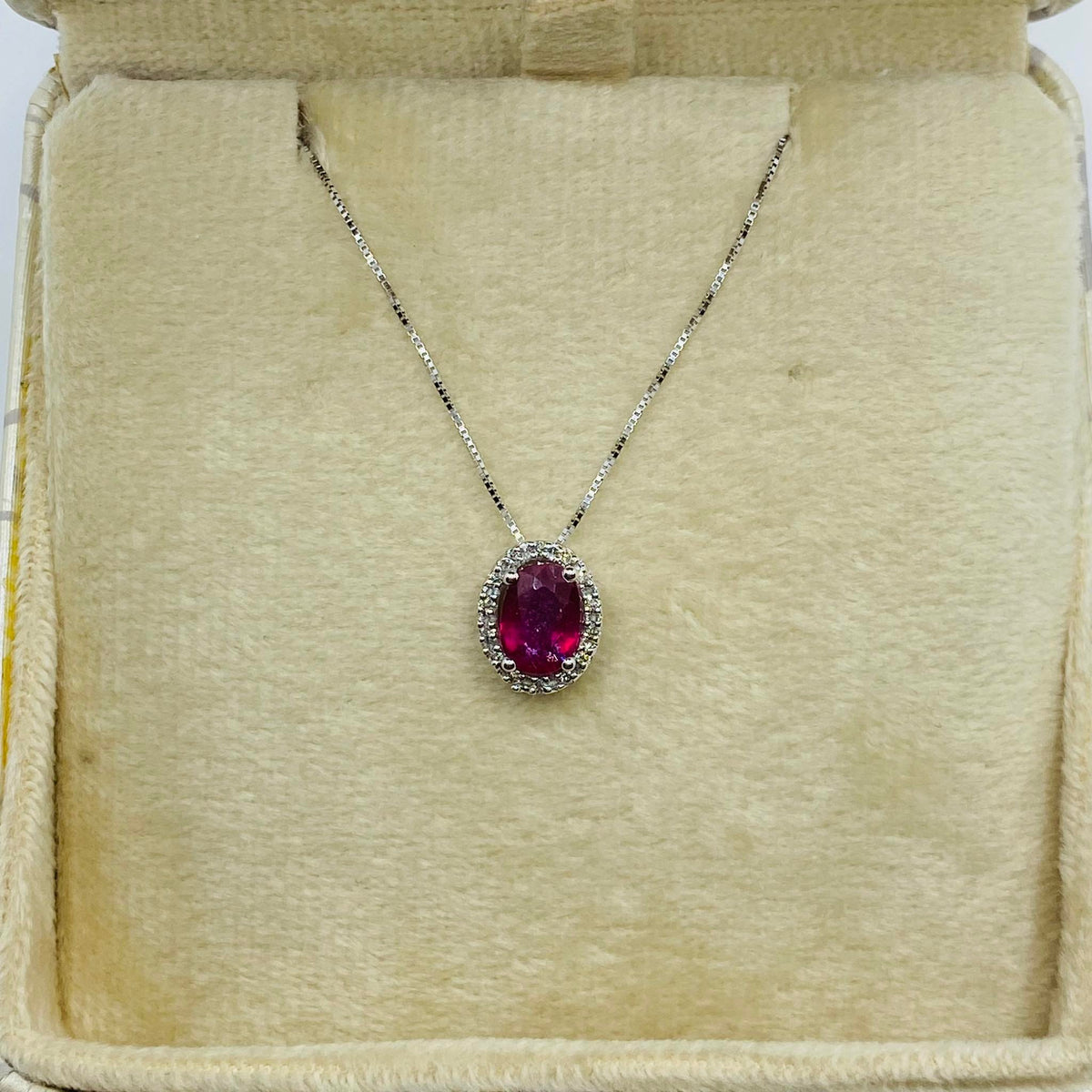Collana Donna Oro 18KT con Rubino Ct 0.90 e Diamanti
