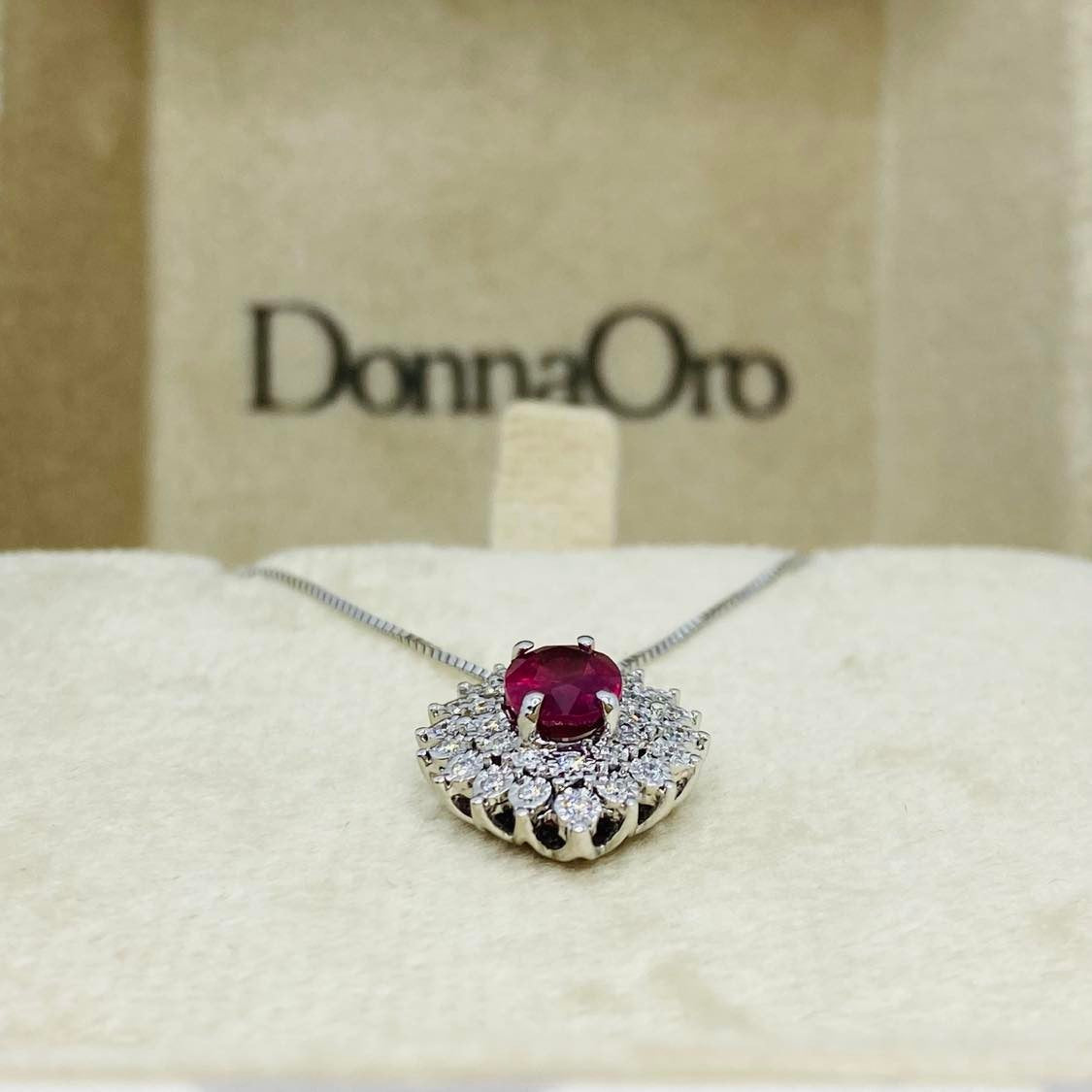 Collana Donna Oro 18KT con Rubino Ct 0.90 e Diamanti