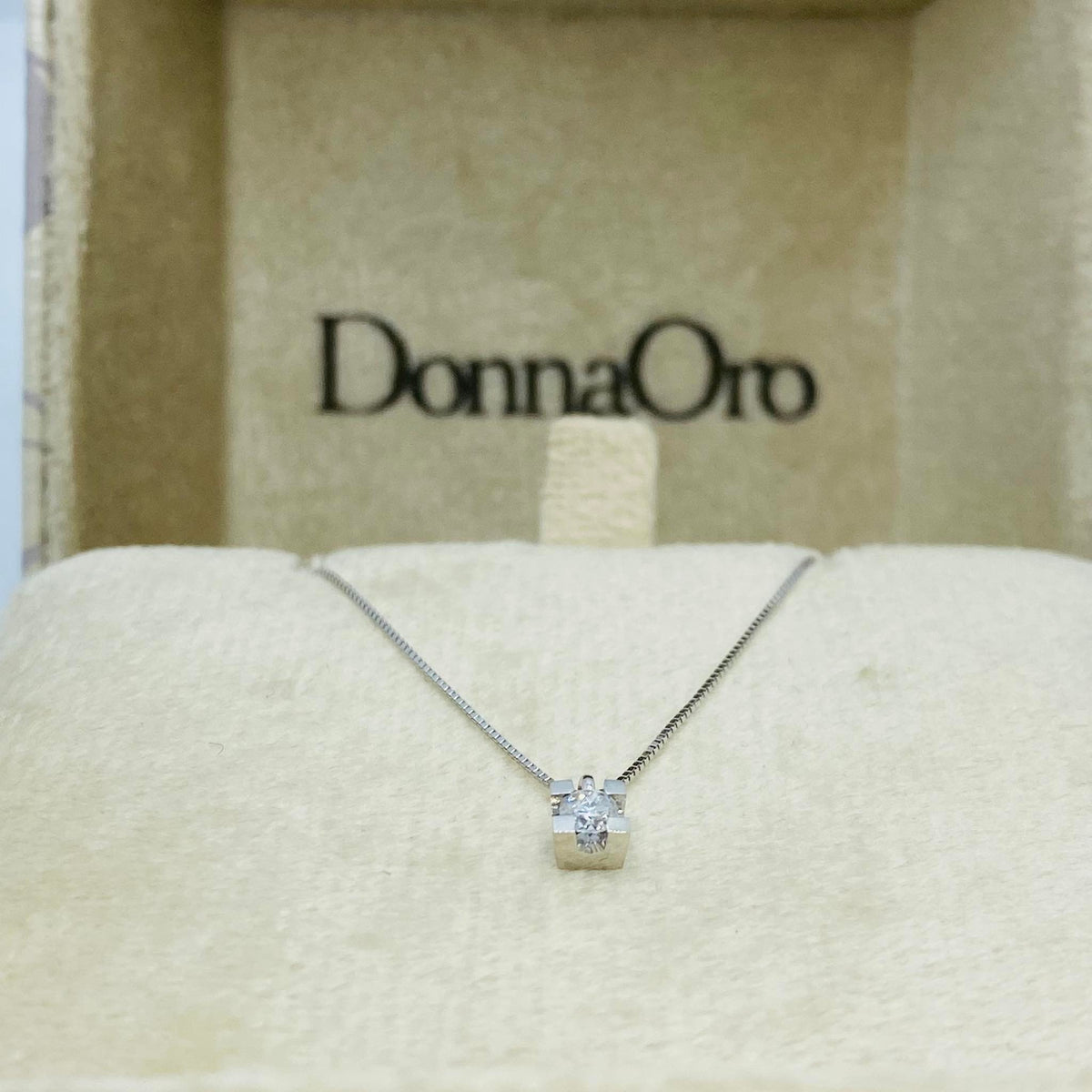 Collana Punto Luce Donna Oro 18KT con Diamante Ct 0.08