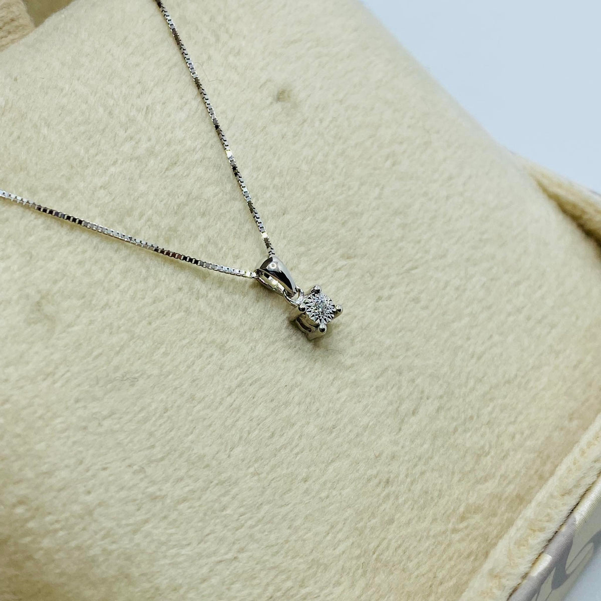 Collana Punto Luce Donna Oro 18KT con Diamante Ct 0.01
