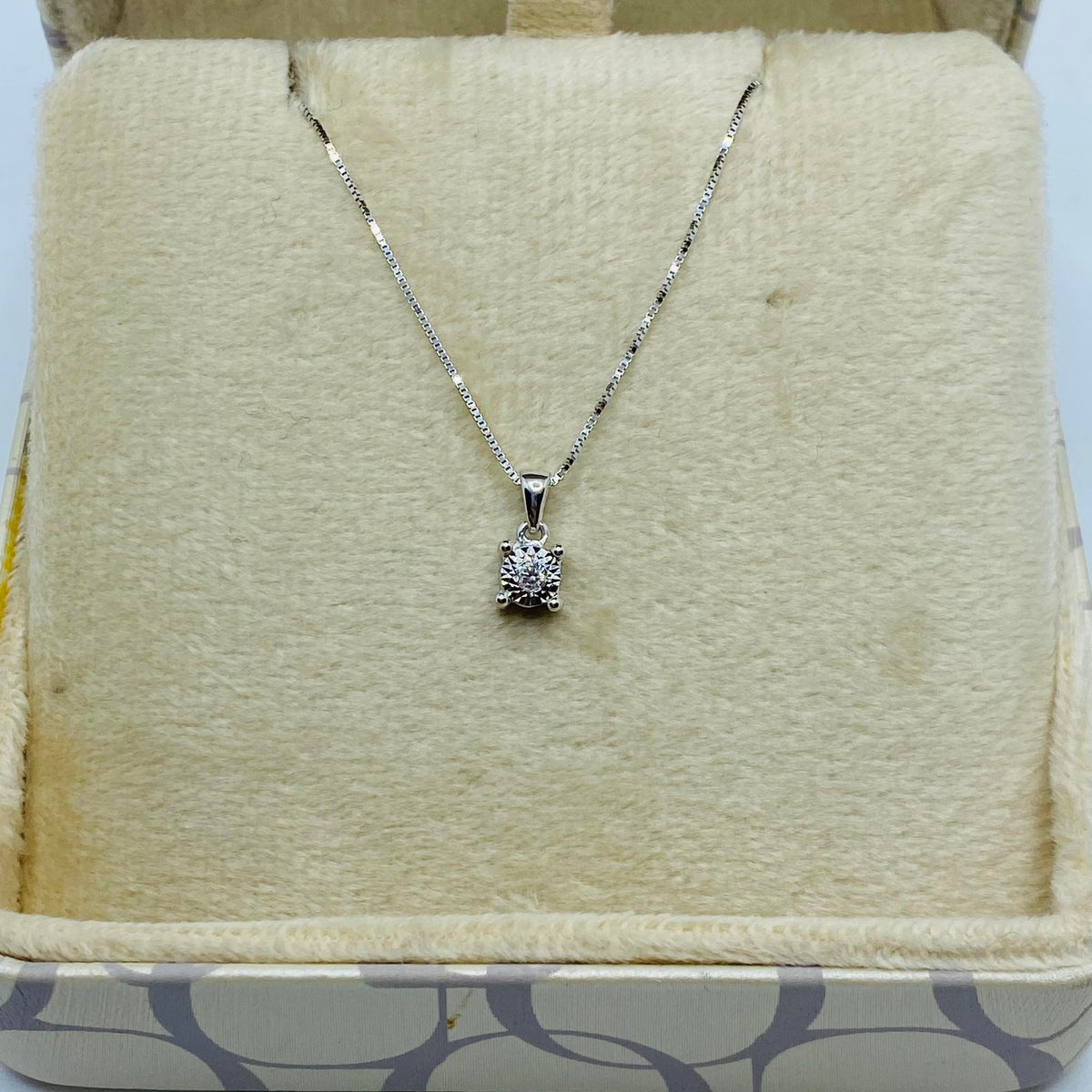Collana Punto Luce Donna Oro 18KT con Diamante Ct 0.03