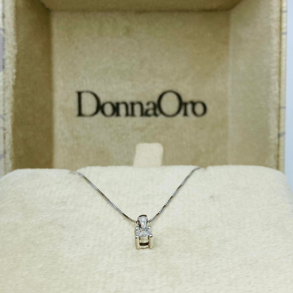 Collana Punto Luce Donna Oro 18KT con Diamante Ct 0.01