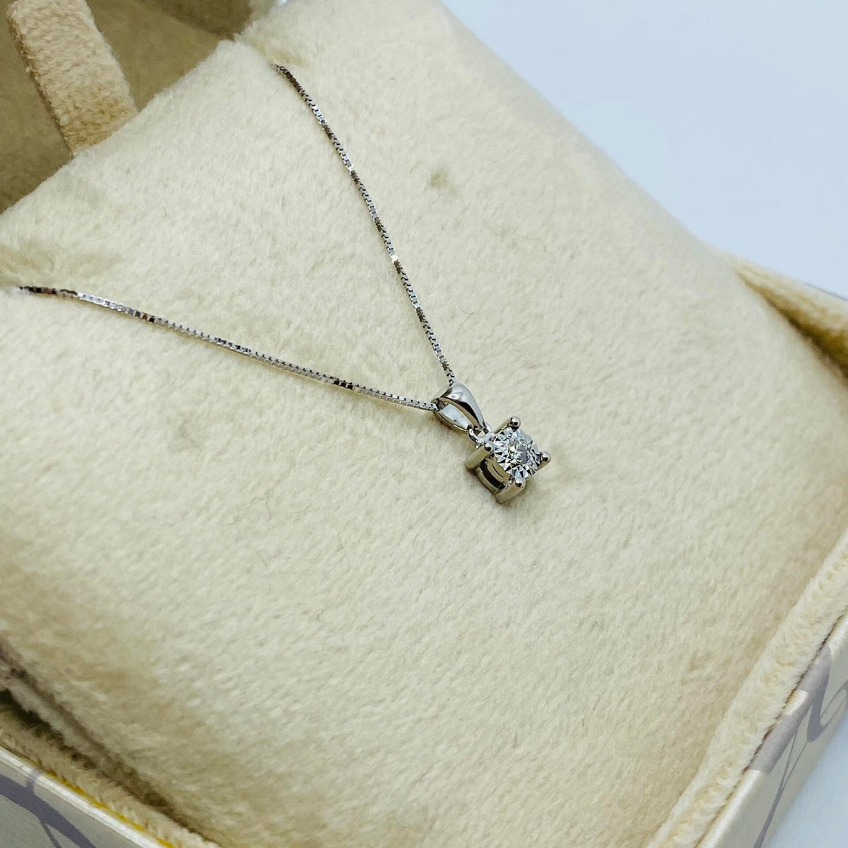 Collana Punto Luce Donna Oro 18KT con Diamante Ct 0.03