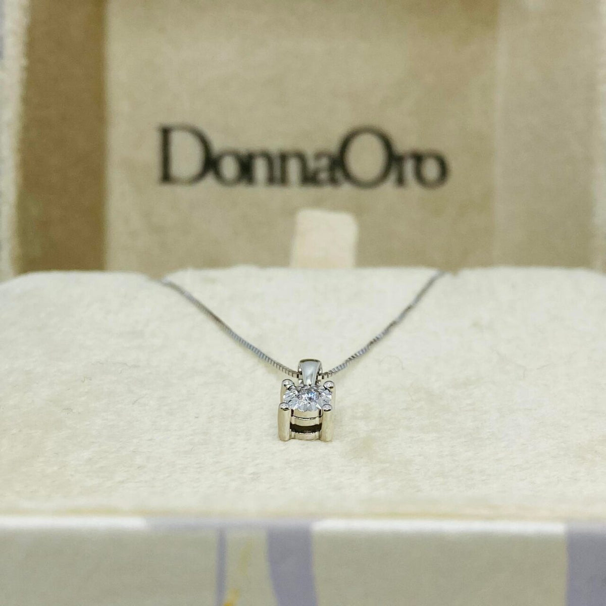 Collana Punto Luce Donna Oro 18KT con Diamante Ct 0.03
