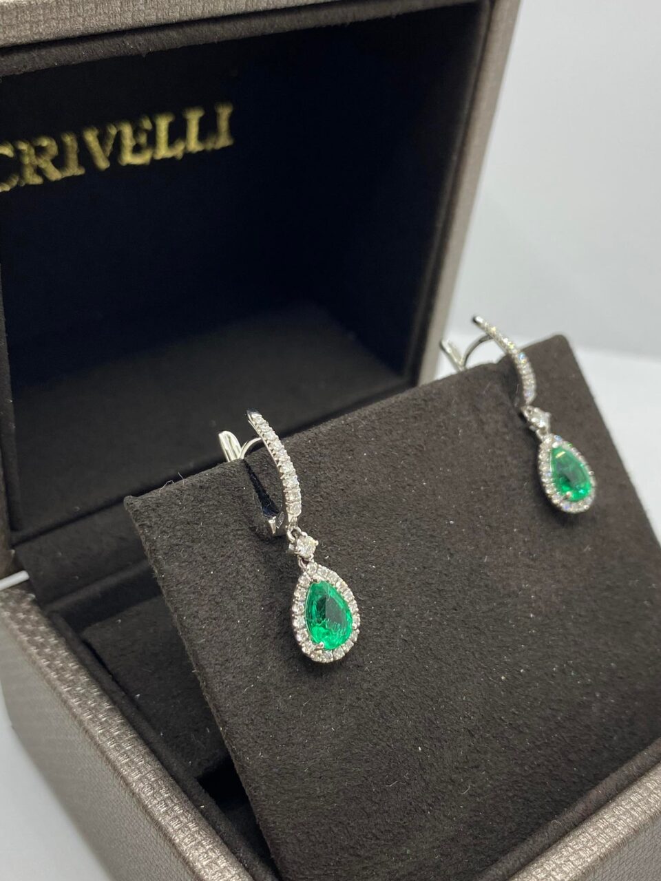Orecchini Crivelli con Smeraldi Ct. 1,42 a Goccia e Diamanti