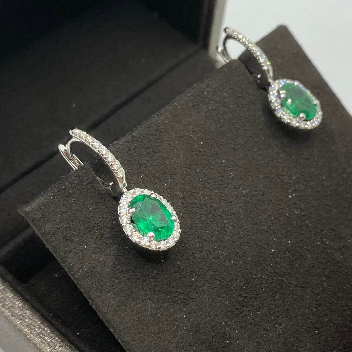 Orecchini Crivelli con Smeraldi Ct. 2,47 e Diamanti