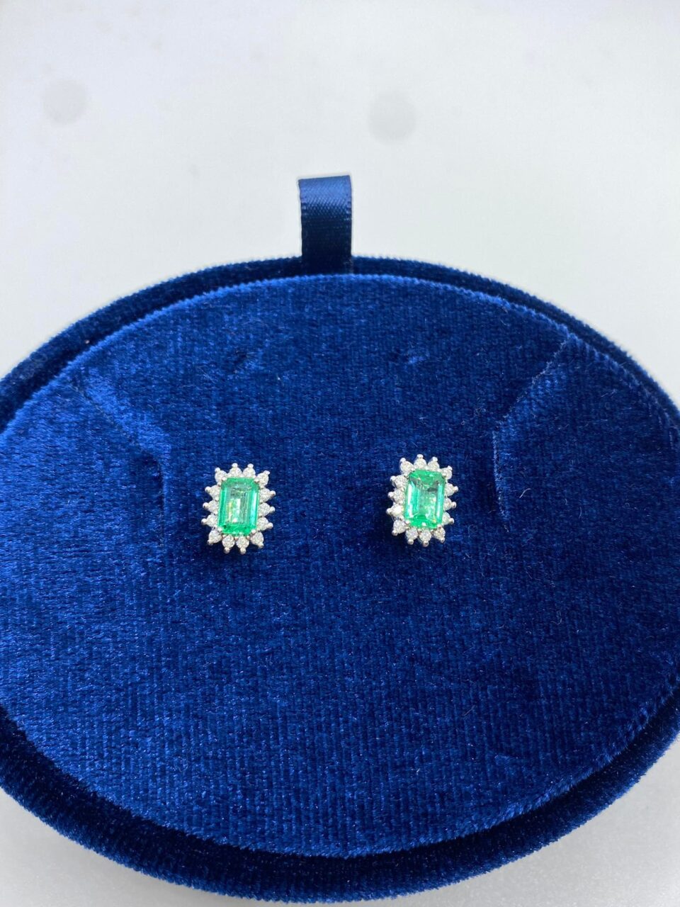 Orecchini Recarlo con Diamanti e Smeraldi Ct. 1,04