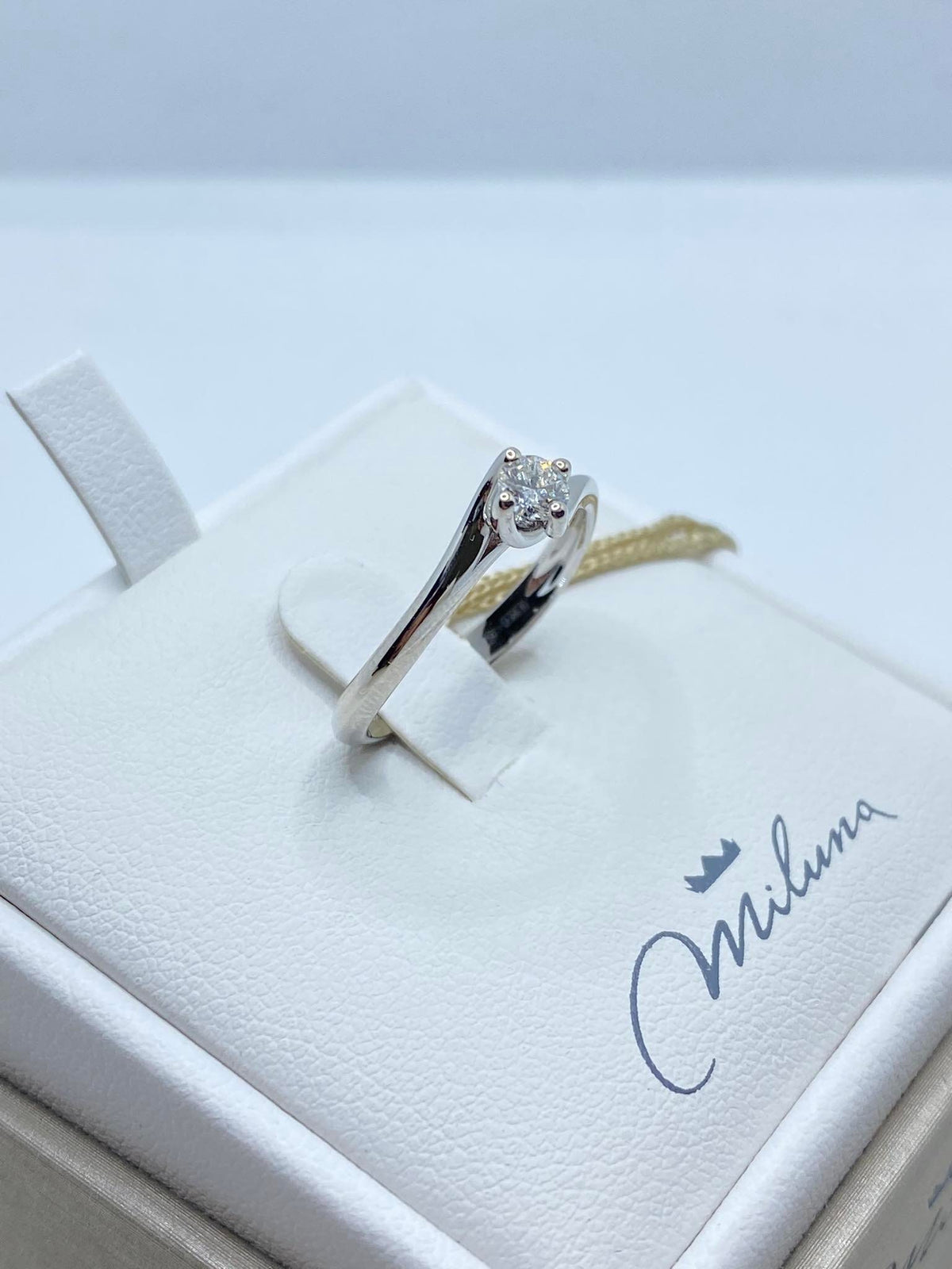 Anello Solitario Donna Miluna in Oro 18KT e Diamanti Ct. 0,18