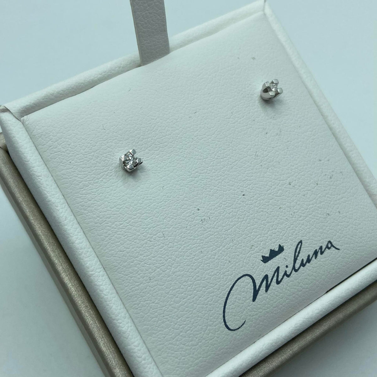 Orecchini Punto Luce Donna Miluna in Oro 18KT e Diamanti Ct. 0,07