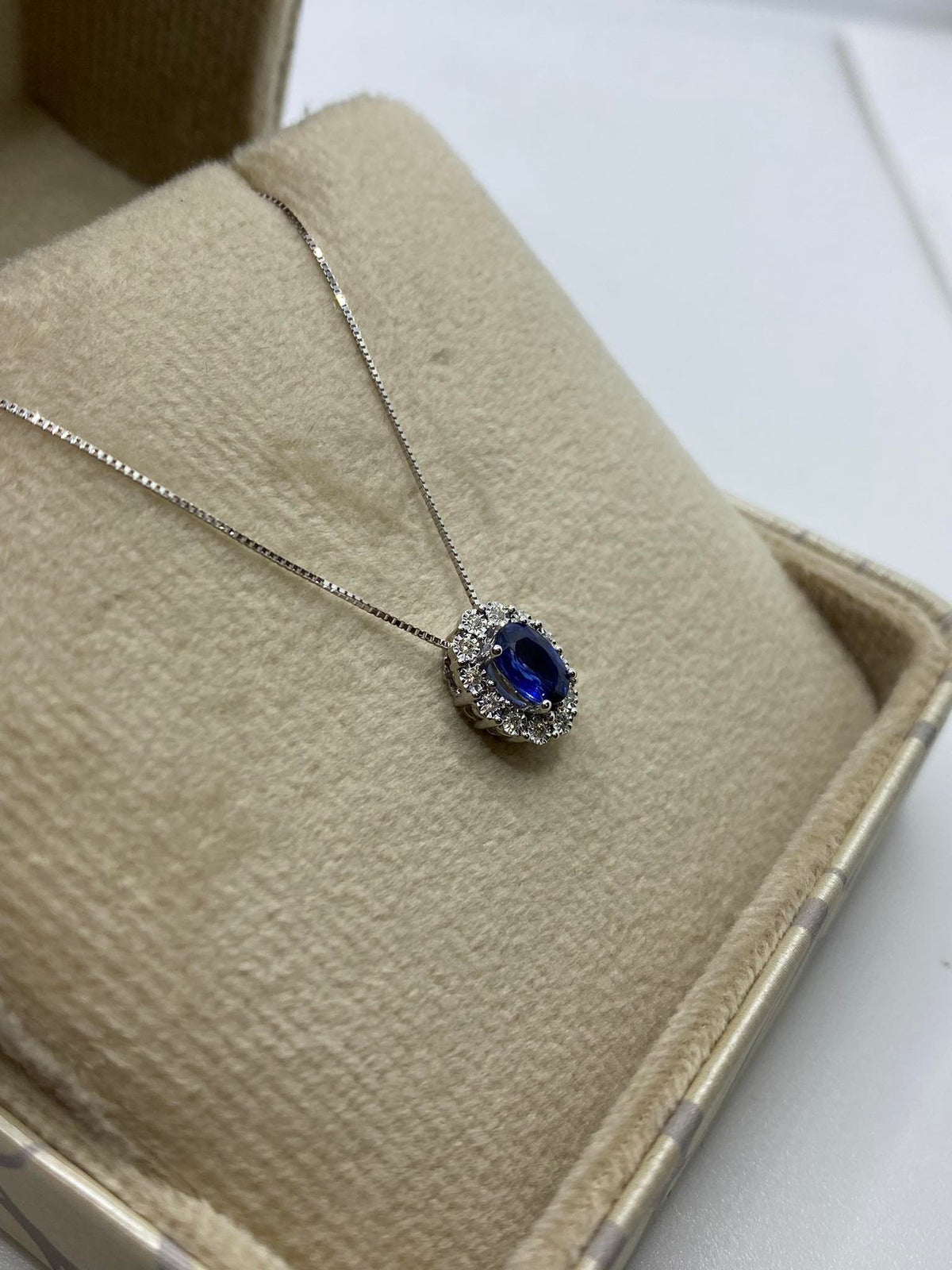 Collana Donna Oro 18KT con Zaffiro Ct 0.50 e Diamanti