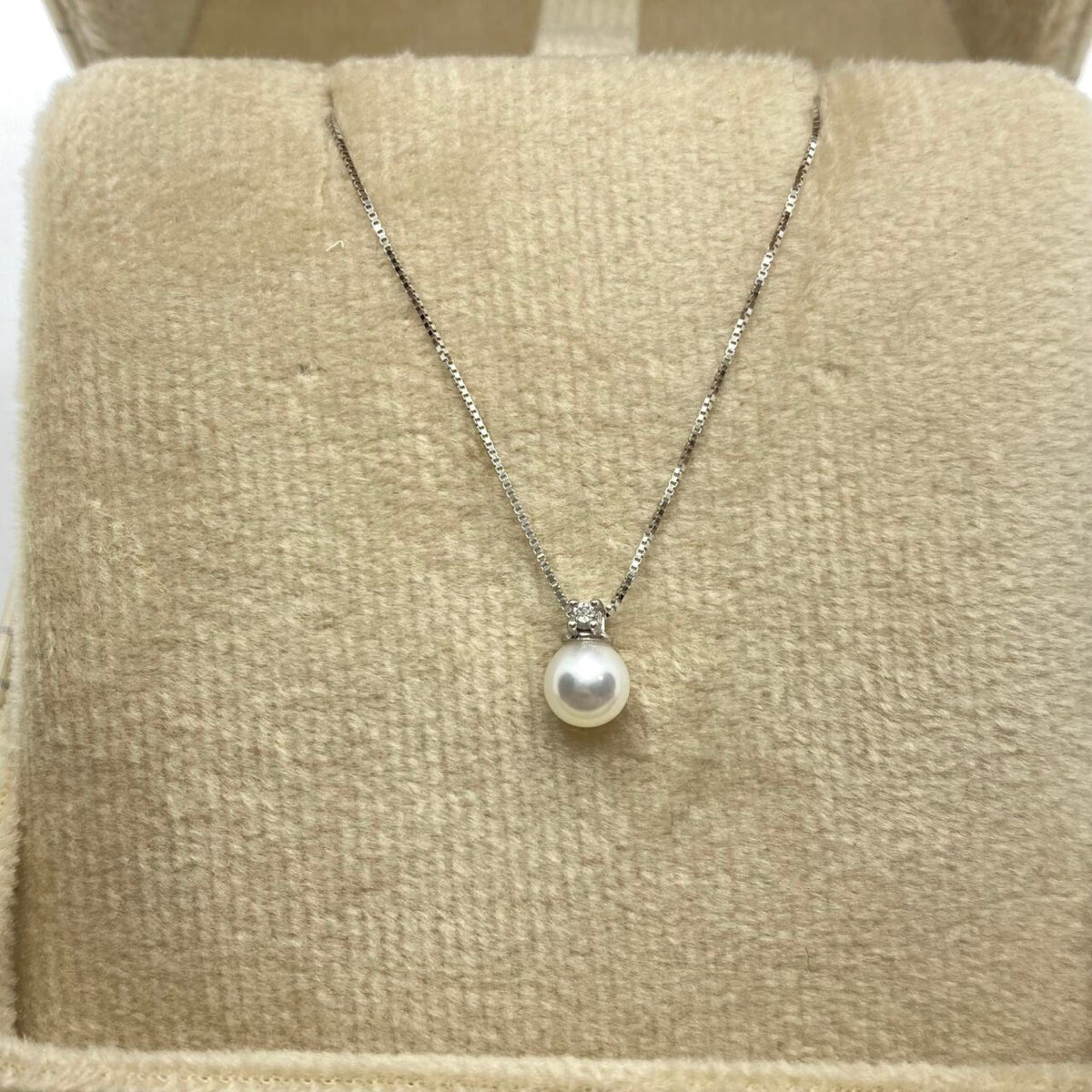 Collana Donna Oro 18KT con Diamante e Perla Naturale mm 5-5,5