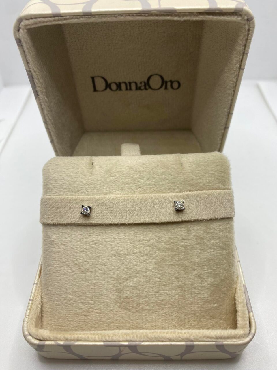 Orecchini Punto Luce Donna Oro 18KT con Diamante Ct 0.18