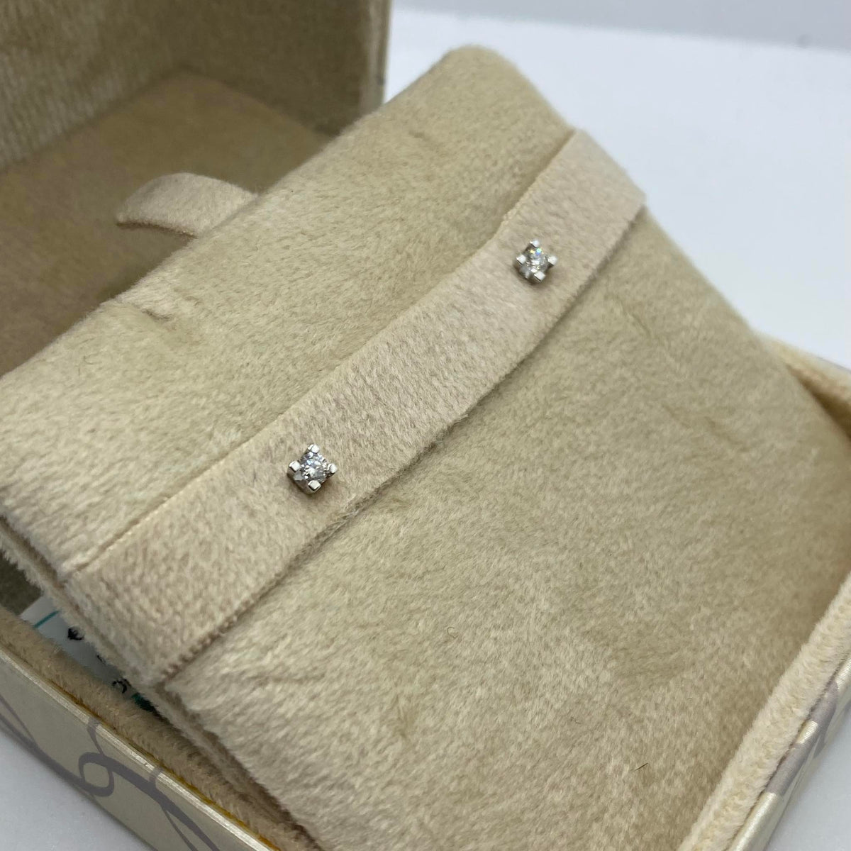 Orecchini Punto Luce Donna Oro 18KT con Diamante Ct 0.12
