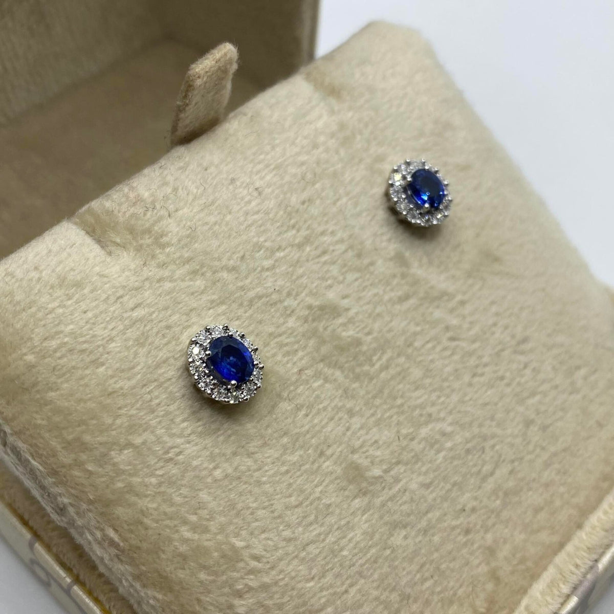 Orecchini Donna Oro 18KT con Zaffiri Ct 0.90 e Diamanti