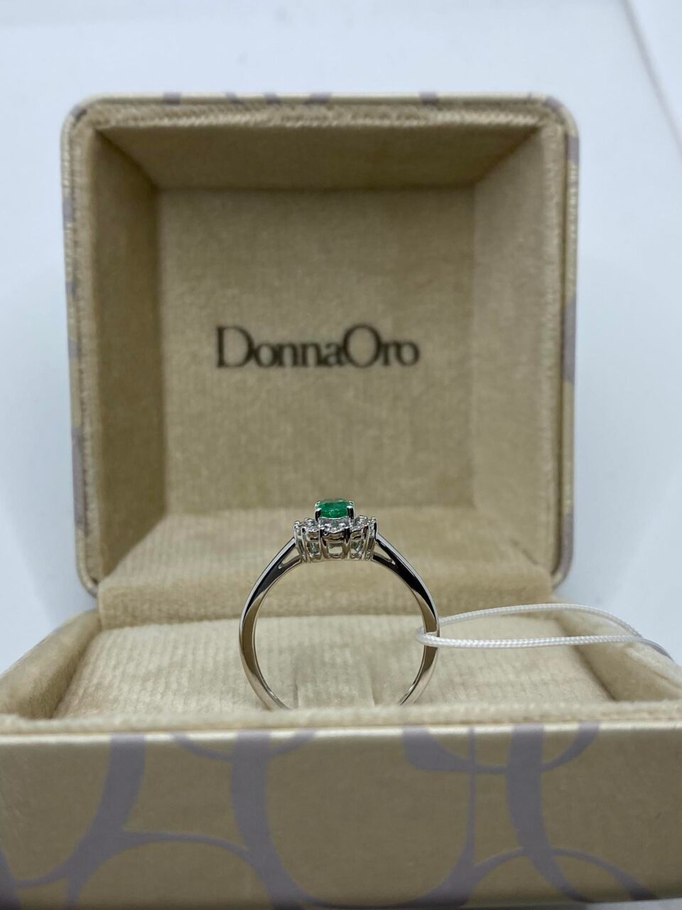 Anello Donna Oro 18KT con Smeraldo Ct 0.45 e Diamanti
