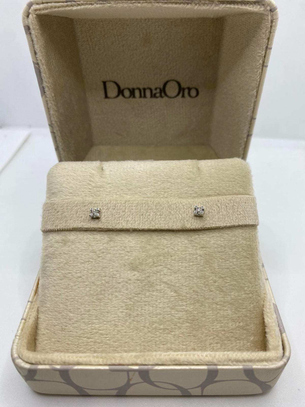 Orecchini Punto Luce Donna Oro 18KT con Diamante Ct 0.06