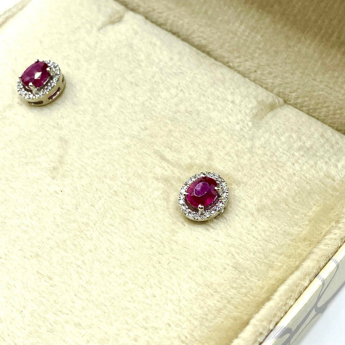 Orecchini Donna Oro 18KT con Rubini Ct 0.84 e Diamanti