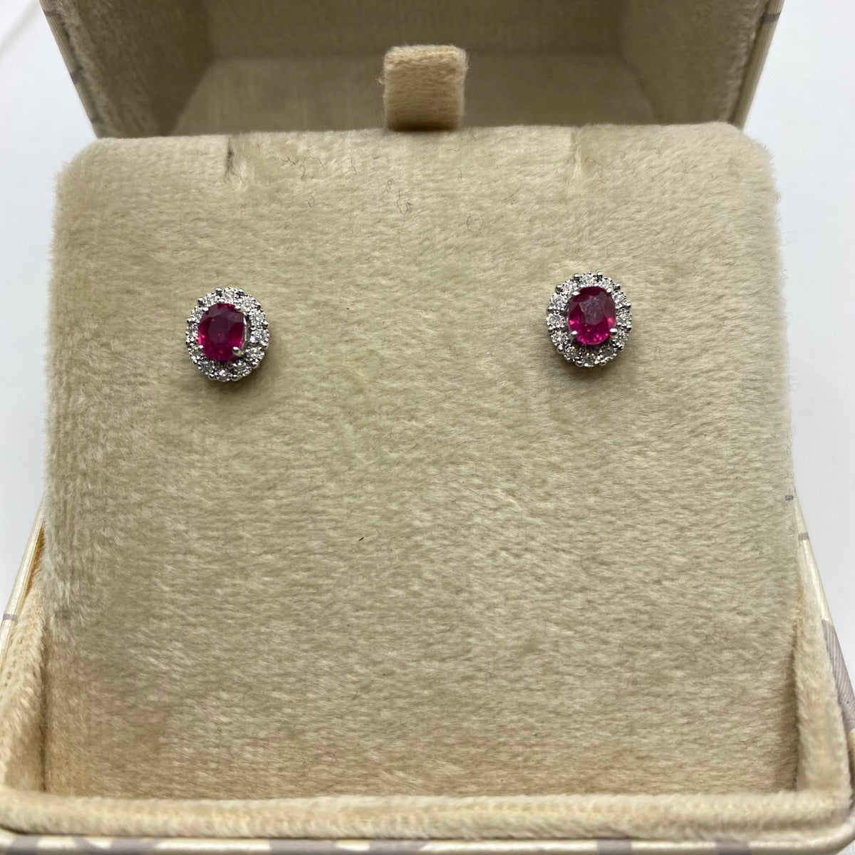 Orecchini Donna Oro 18KT con Rubini Ct 1.20 e Diamanti
