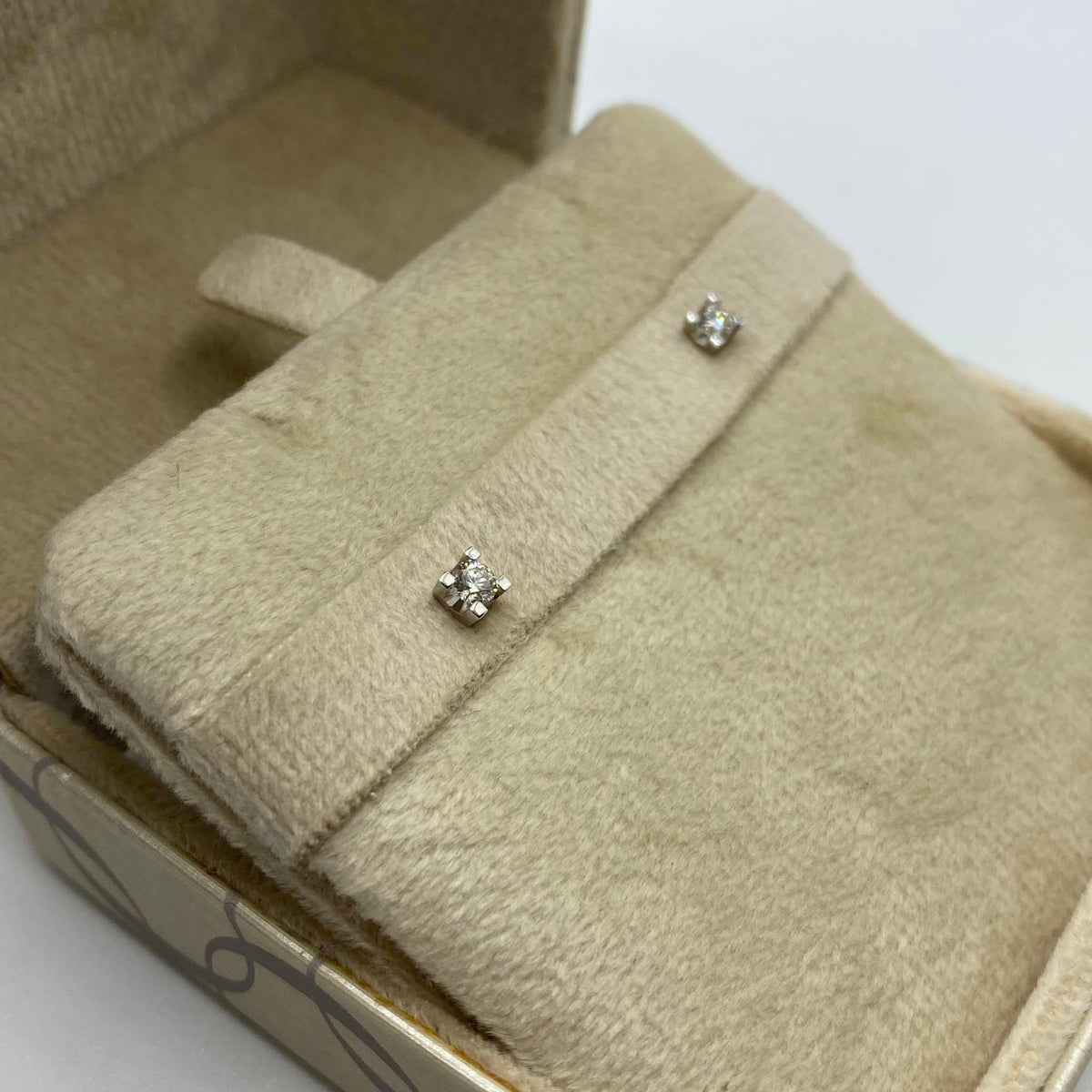 Orecchini Punto Luce Donna Oro 18KT con Diamante Ct 0.21