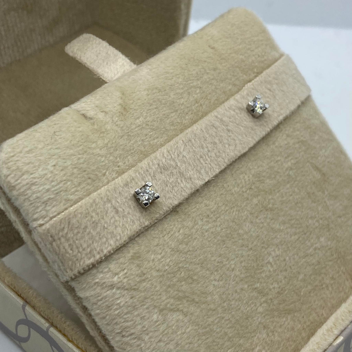 Orecchini Punto Luce Donna Oro 18KT con Diamante Ct 0.16