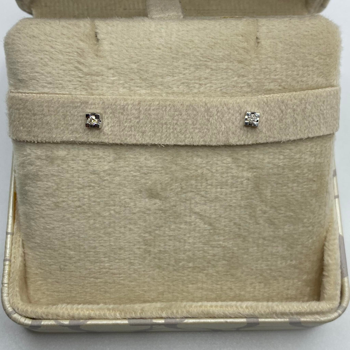 Orecchini Punto Luce Donna Oro 18KT con Diamante Ct 0.06