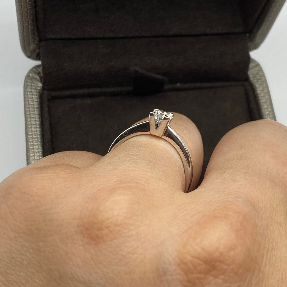 Anello Crivelli Solitario in Oro 18KT 18KT e Diamante Ct 0.50