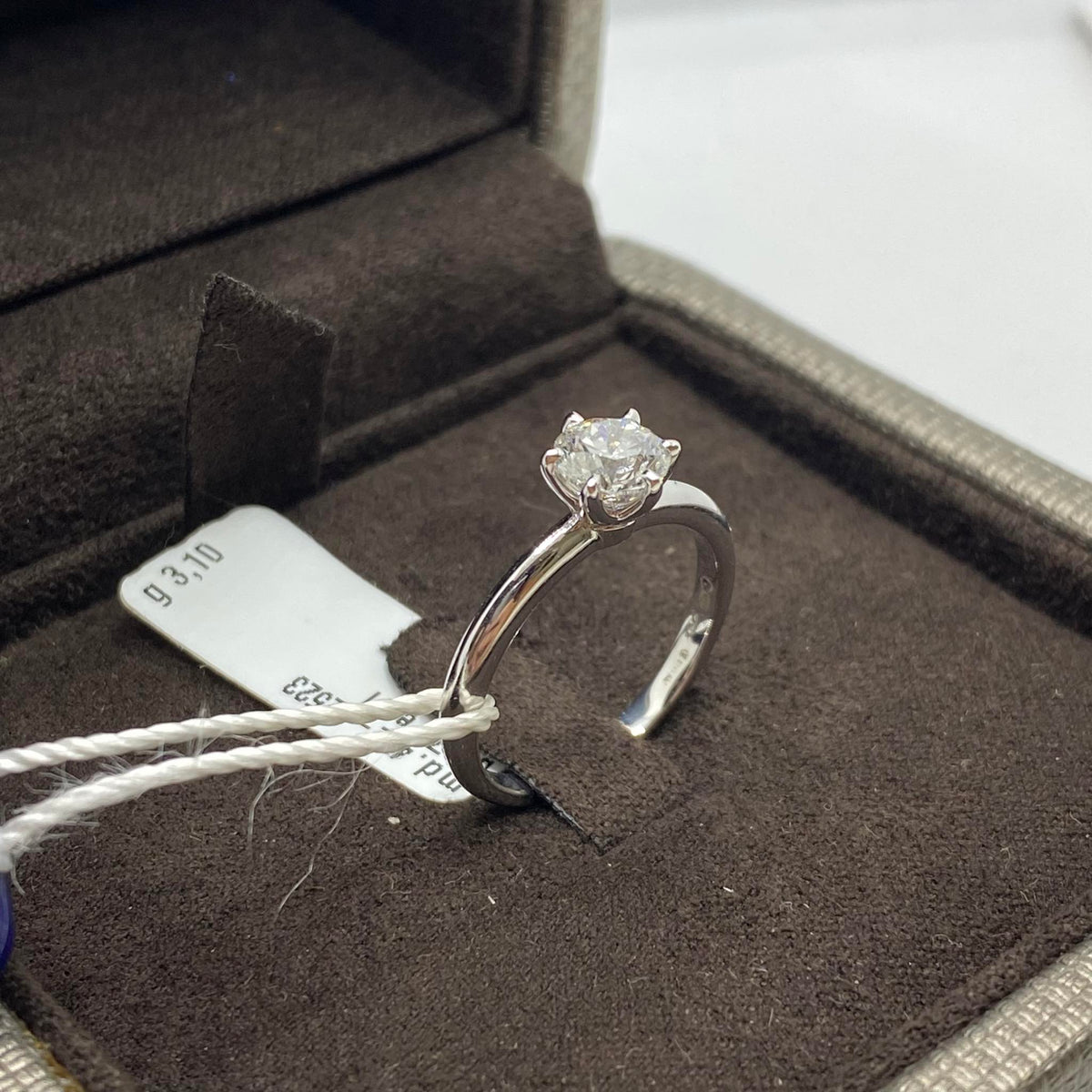 Anello Crivelli Solitario Tiffany 6 Griffe in Oro 18KT e Diamante IGI Ct 0.76