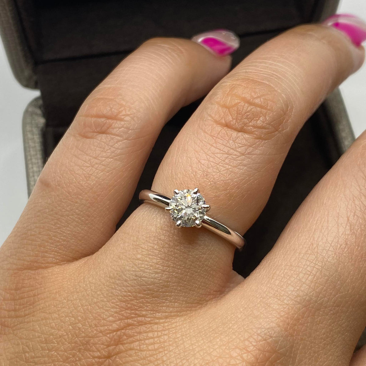 Anello Crivelli Solitario Tiffany 6 Griffe in Oro 18KT e Diamante IGI Ct 0.76
