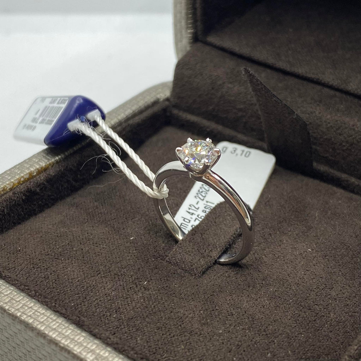Anello Crivelli Solitario Tiffany 6 Griffe in Oro 18KT e Diamante IGI Ct 0.76