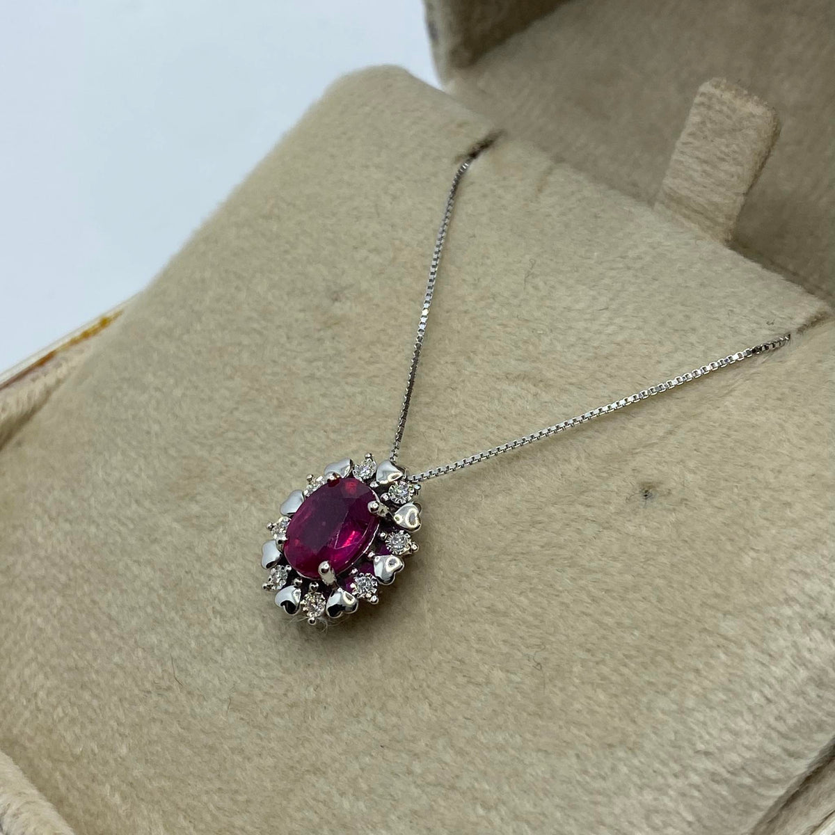 Collana Donna Oro 18KT con Rubino Ct. 1.60 e Diamanti