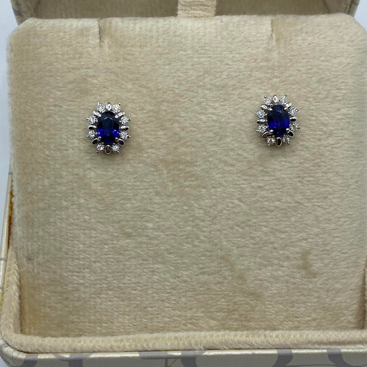 Orecchini Donna Oro 18KT con Zaffiro Ct. 1,00 e Diamanti