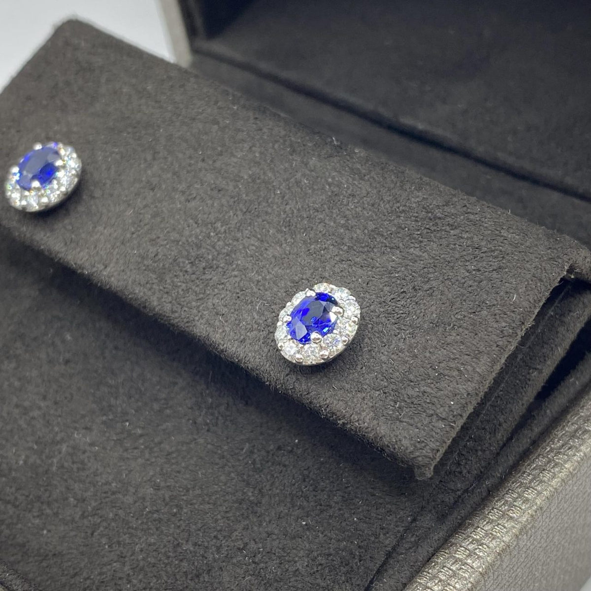 Orecchini Crivelli in Oro 18KT con Zaffiri Ct. 0,98 e Diamanti