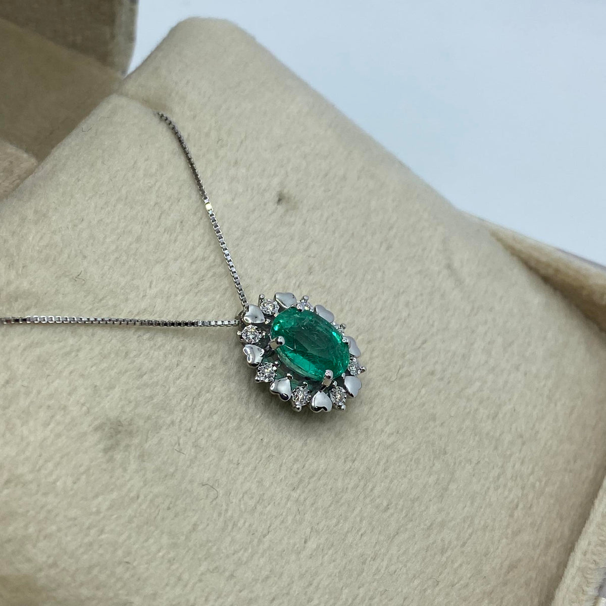 Collana Donna Oro 18KT con Smeraldo Ct. 1.20 e Diamanti