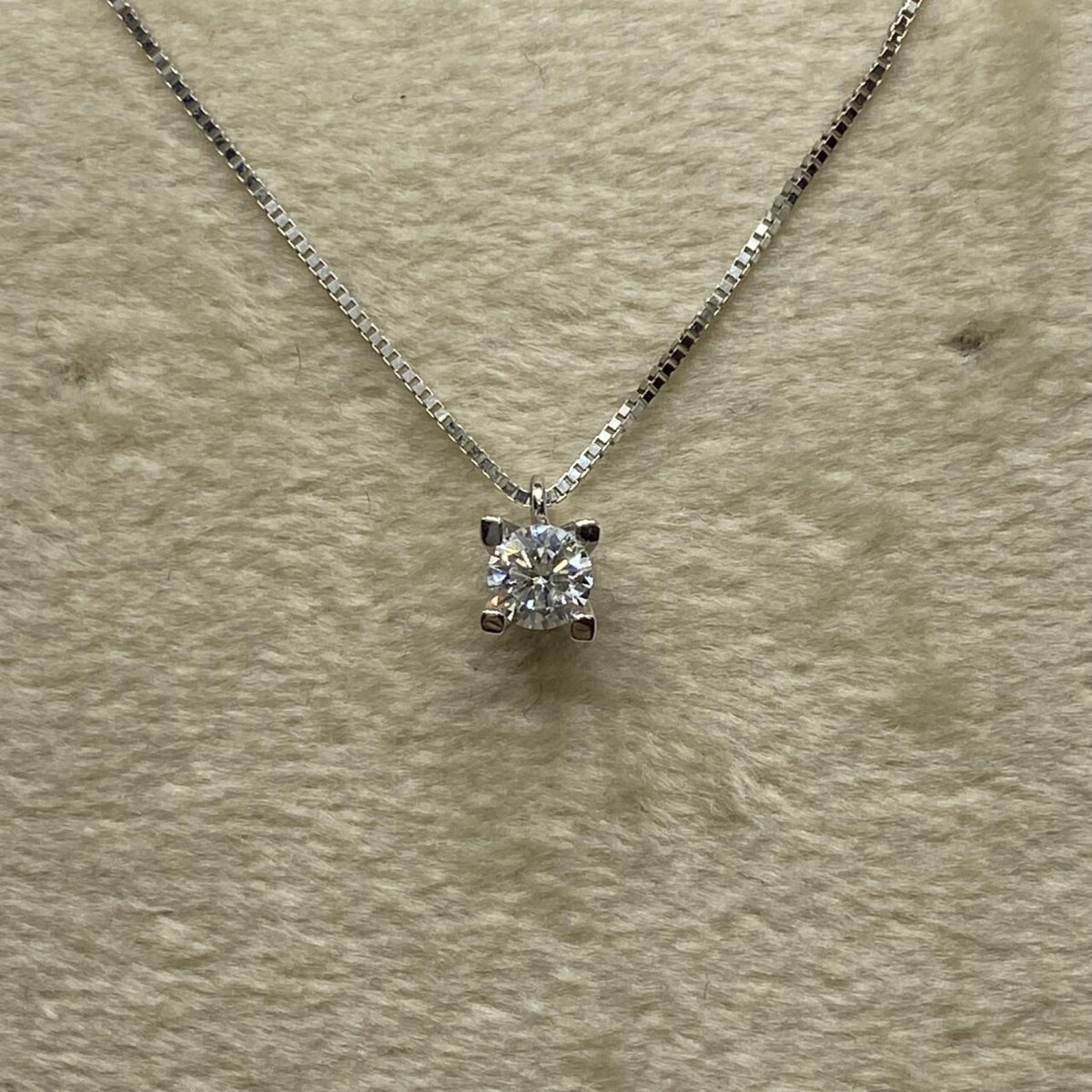 Collana Punto Luce Donna Oro 18KT con Diamante Ct 0.18